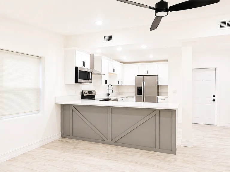 312 Hope Cir — Photo 1
