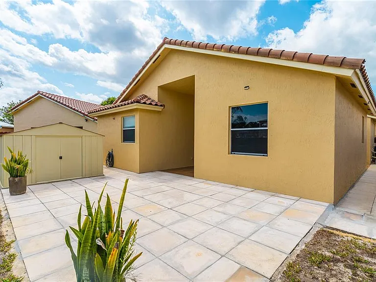 5101 SW 134th Ave — Photo 15