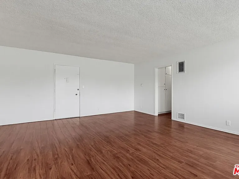 515 N Alfred St #204 — Photo 5
