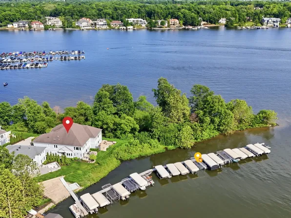 9681 Marina Village Dr, Indianapolis, IN 46256