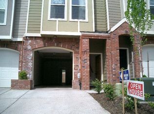 9037 SW Rystadt Ln, Portland, OR 97225