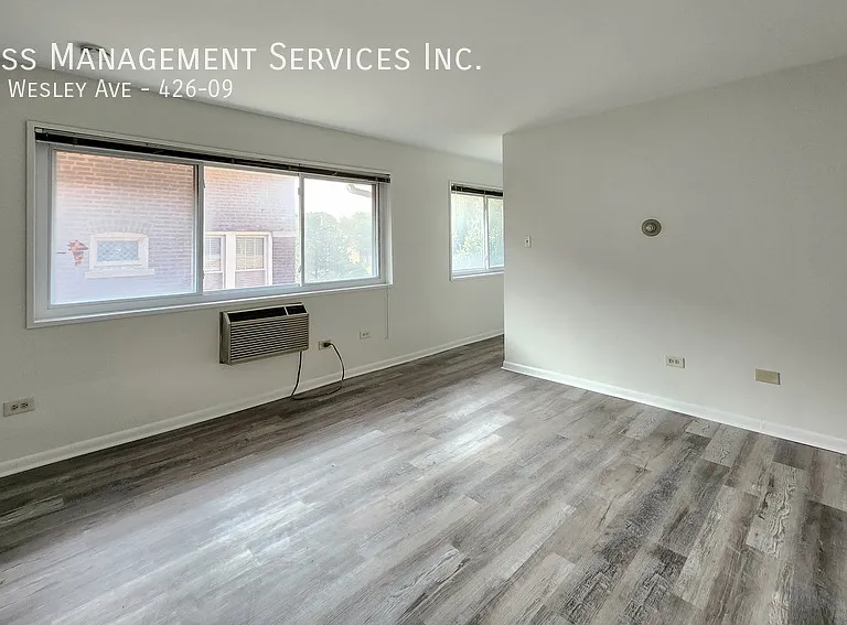 426 Wesley Ave #9 — Photo 3