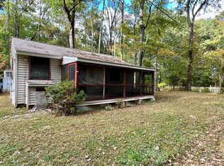 905 Long Point Rd, Hague, VA 22469