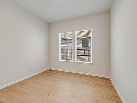2nd image of 167 Grand Canyon Way