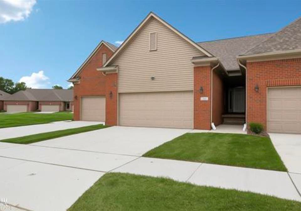 1st image of 48810 Birmingham Dr
