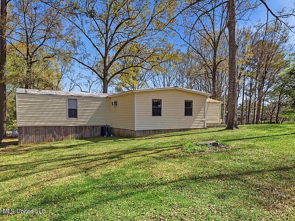 2nd image of 2612 W Mountain Creek Rd