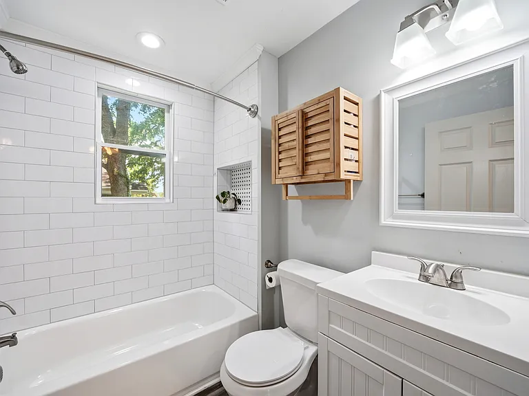 2601 Derita Ave — Photo 28