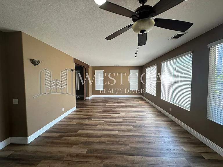 26719 Evergreen Ave — Photo 37