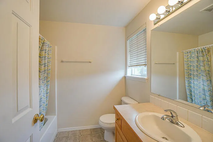 13911 NE 7th Ct — Photo 32