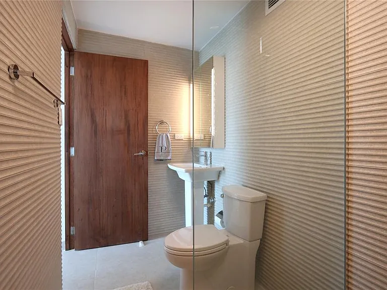 Waldorf Tower Ave. Isla Verde #804 — Photo 15