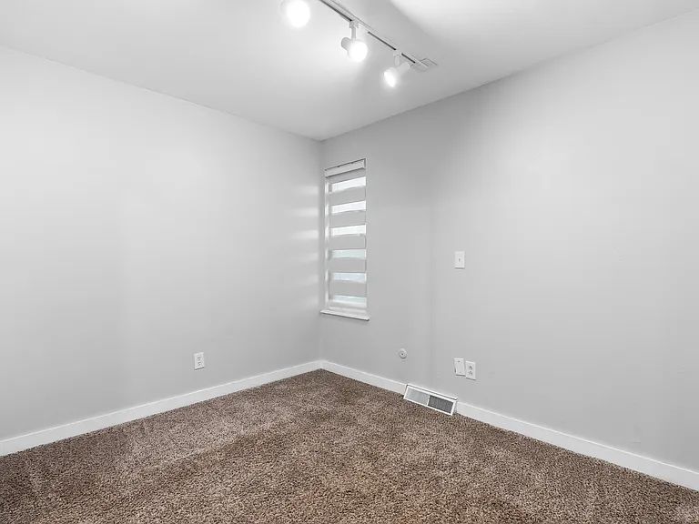 1050 S Monaco Pkwy #145 — Photo 17