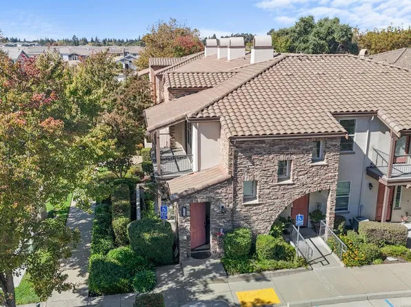 410 Regatta Ln, West Sacramento, CA 95605