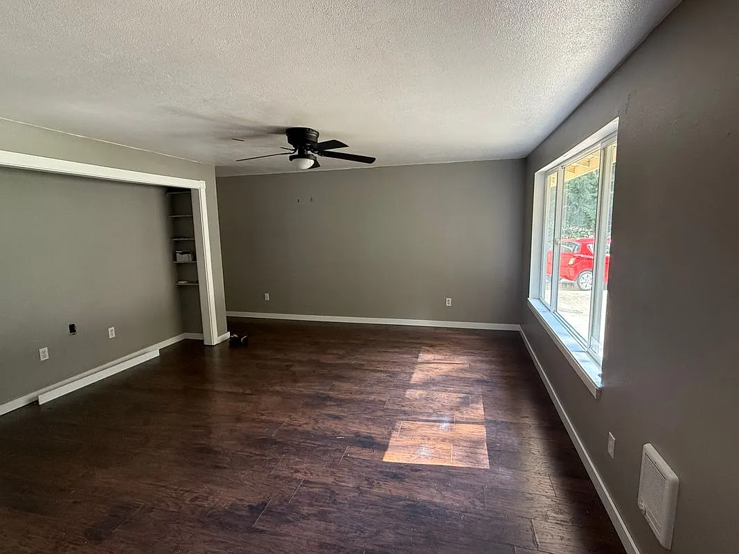 2 bed, 1.0 bath, 1000 sqft, $1,850 — Photo 2