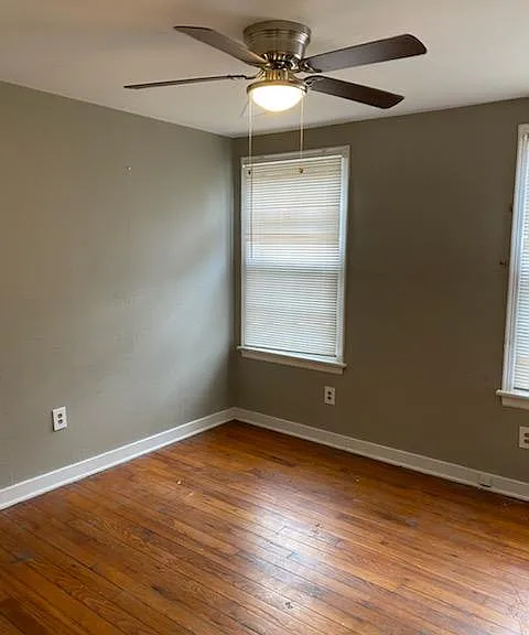 2207 S Taylor St — Photo 2