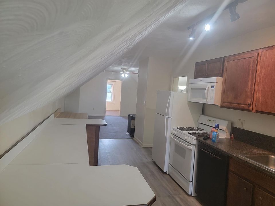 1st image of 116 Palm St Floor 3
