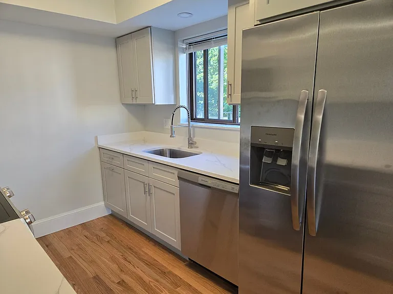 94 Beaconsfield Rd #201 — Photo 11
