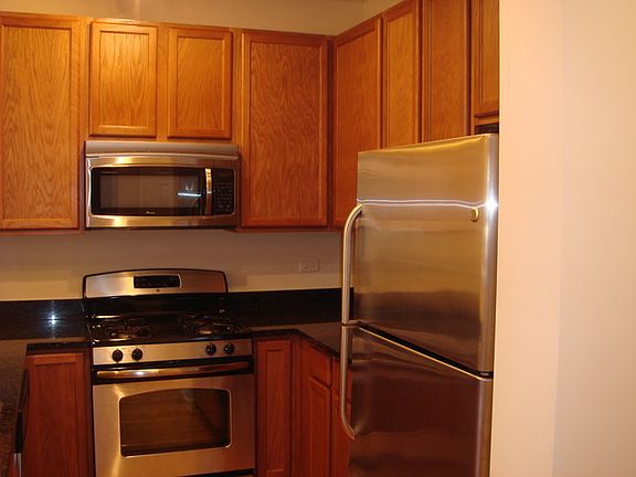 4th image of 3149 W Lexington St Unit 2