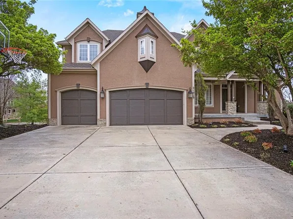 21013 W 81st Pl, Lenexa, KS 66220