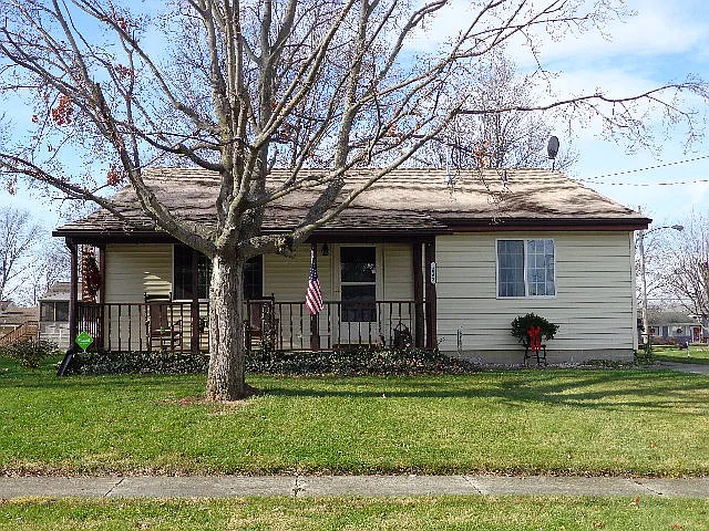1063 Amherst Dr photo 1