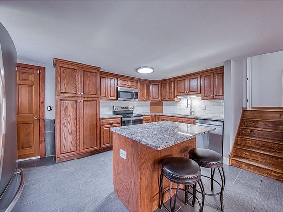3rd image of 540 Morningstar Dr