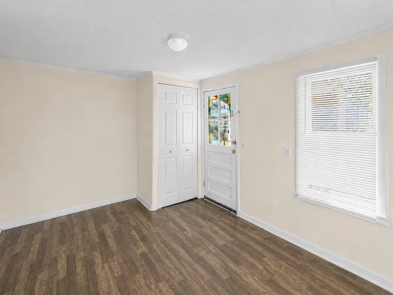 317 W Maddux St — Photo 12