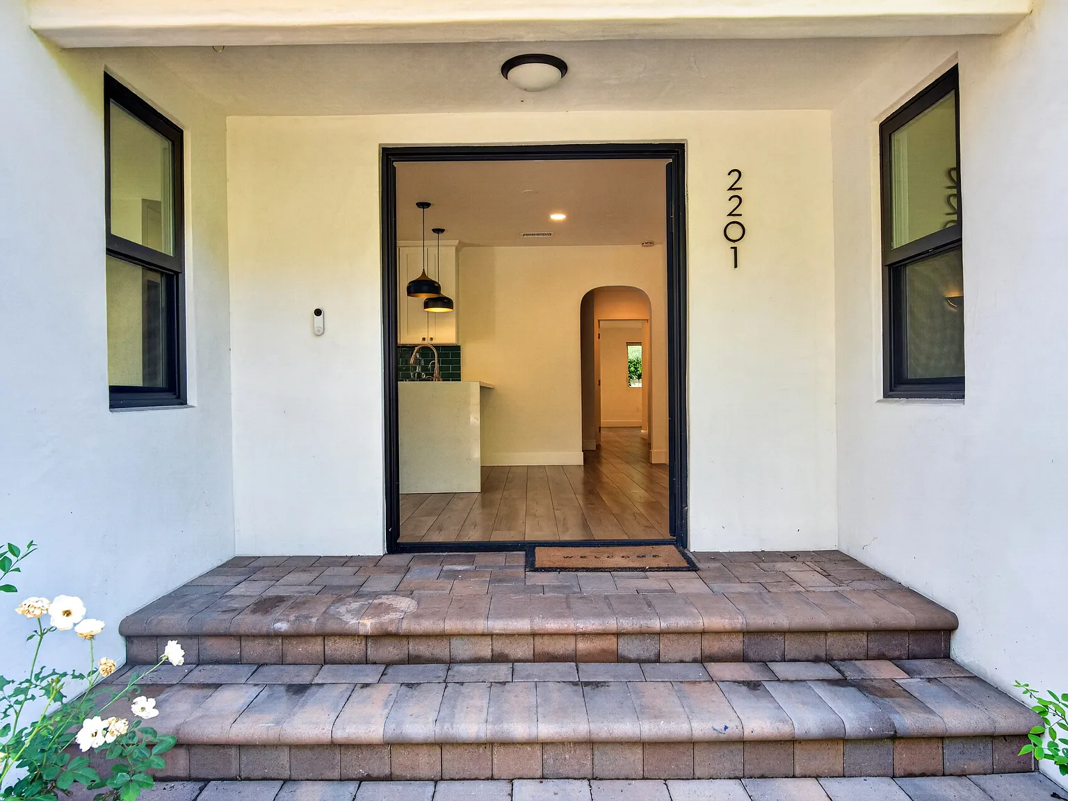 3 bed, 1750 sqft, $5,995 — Photo 4
