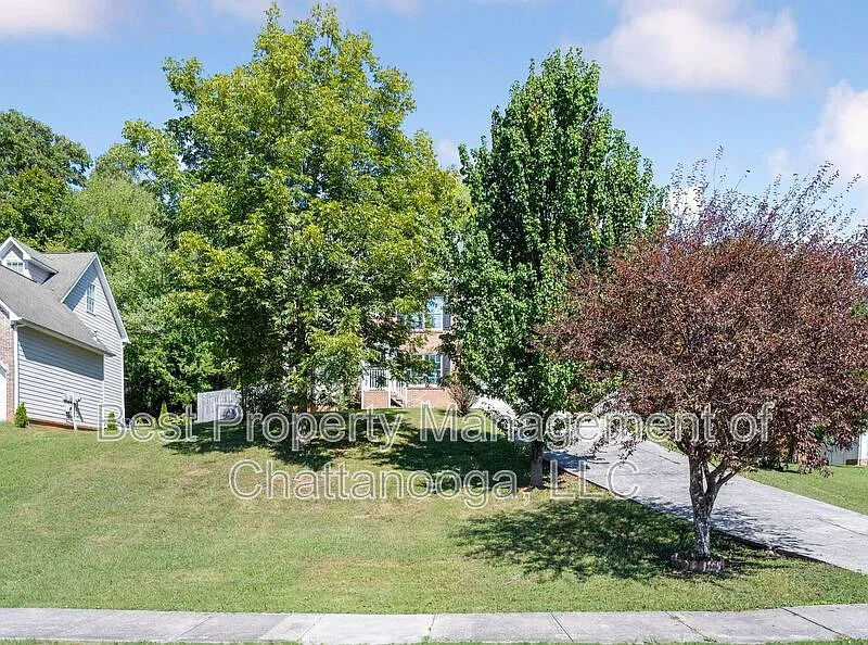 4 bed, 2.5 bath, 1747 sqft, $2,295 — Photo 3