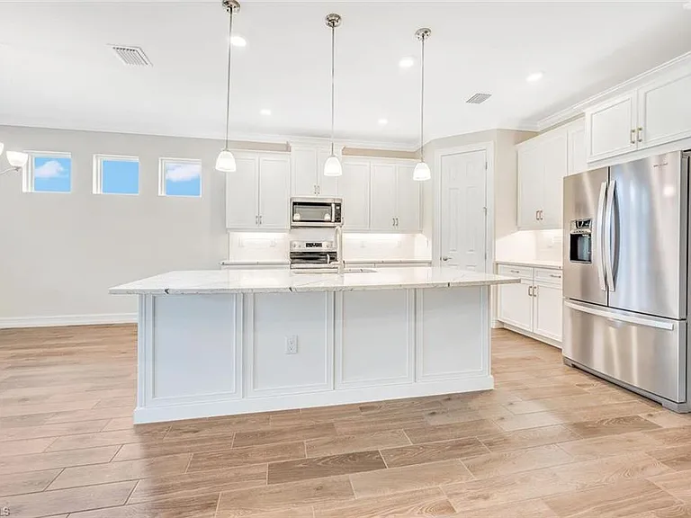 16808 Bay Island Ct — Photo 8