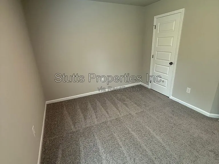 4137 Hudson Ct — Photo 10