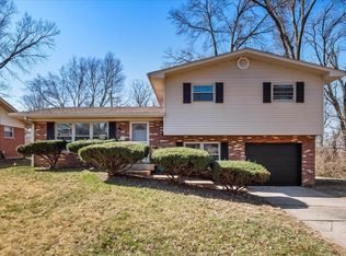 1413 Express Dr, Belleville, IL 62223