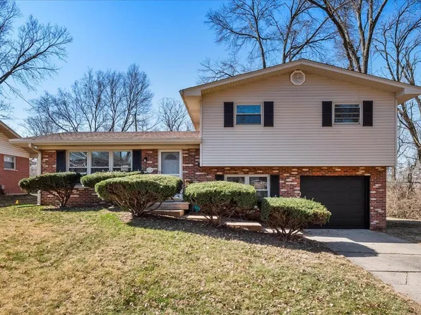 1413 Express Dr, Belleville, IL 62223