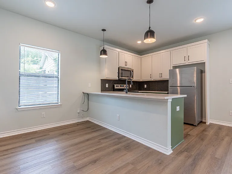 2346 Dakota St #1101 — Photo 10