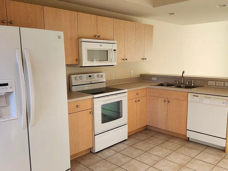 1216 Rio De Janeiro Ave #301 — Photo 3