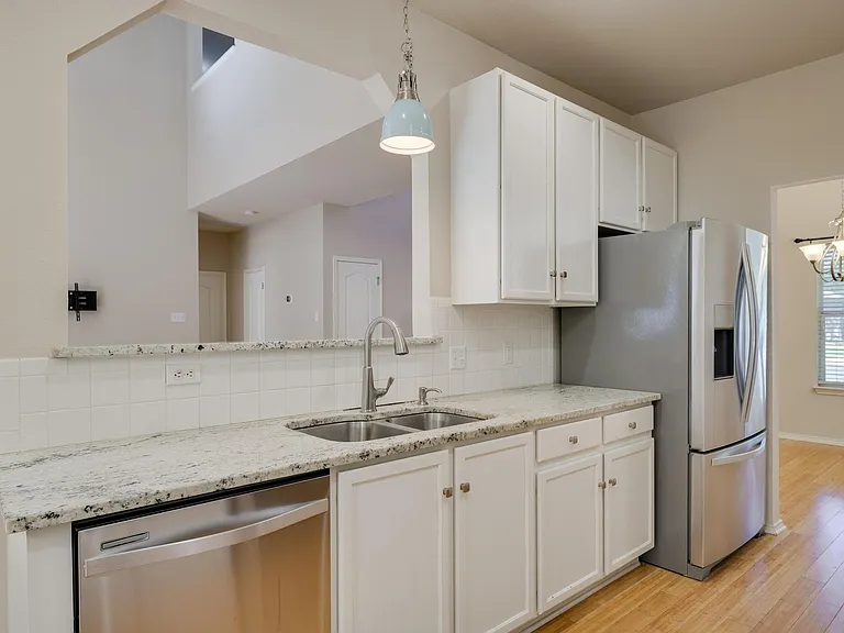 5709 Pecanwood Ln — Photo 8