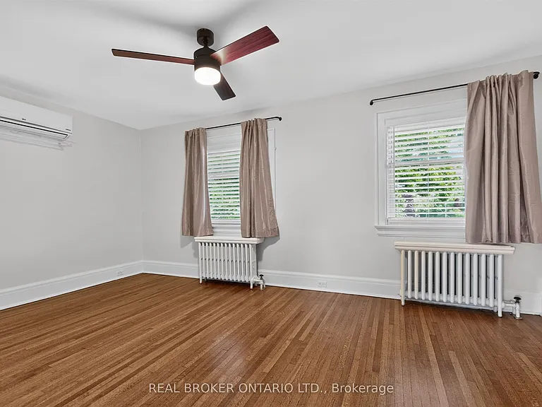 14 Mortimer Ave — Photo 18