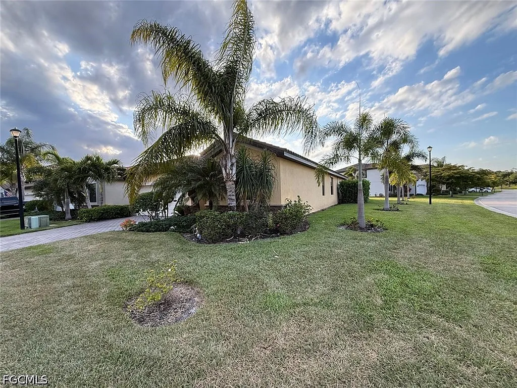4 bed, 3.0 bath, 2032 sqft, $4,500 — Photo 4