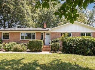 1820 Lansdale Dr, Charlotte, NC 28205