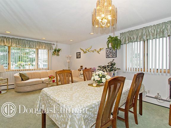 3rd image of 6 Oak St