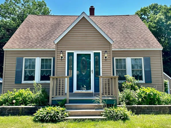 29 Westmore Avenue, Biddeford, ME 04005