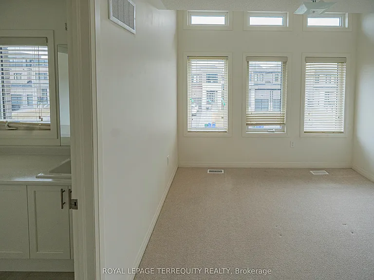 27 Clipper Ln — Photo 11