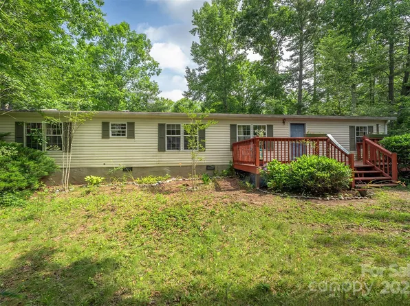 38 Hidden Forest Dr, Hendersonville, NC 28792