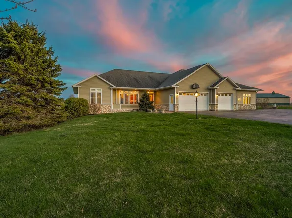 N2808 Apple Ln, Kewaunee, WI 54216