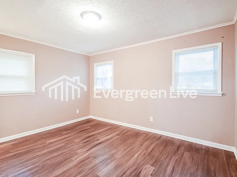 3669 Bishops Bridge Rd — Photo 7