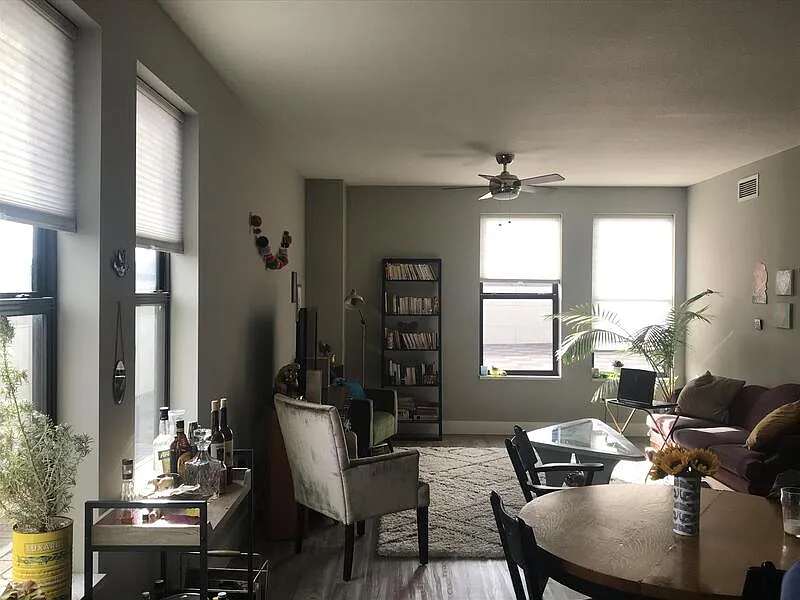 1 bed, 1.0 bath, 830 sqft, $1,350 — Photo 2