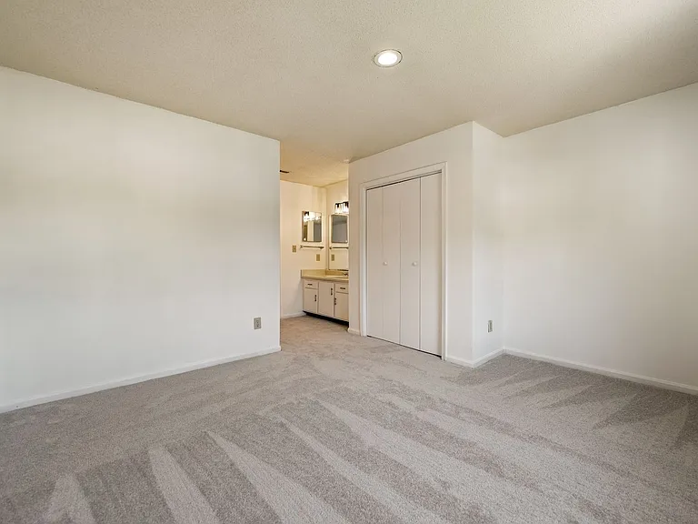 126 Schultz St — Photo 14