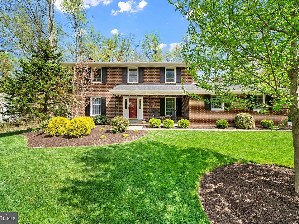 1st image of 213 Sorrel Dr