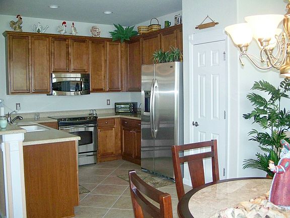 Upgraded Gourmet Kitchen