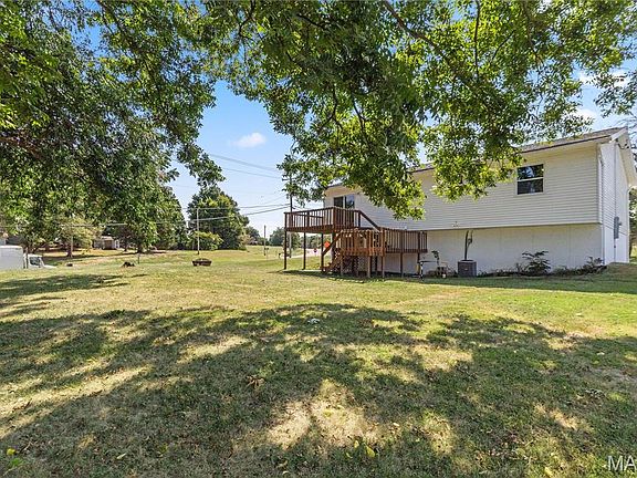 4th image of 3402 Emma Ln