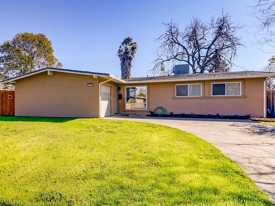 1st image of 3832 Centinella Dr