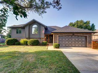 1153 W Melrose St, Springfield, MO 65810